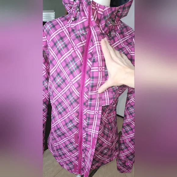 Betty Rides Plaid Ski/Snowboarding Jacket Size S w NWT matching Mittens